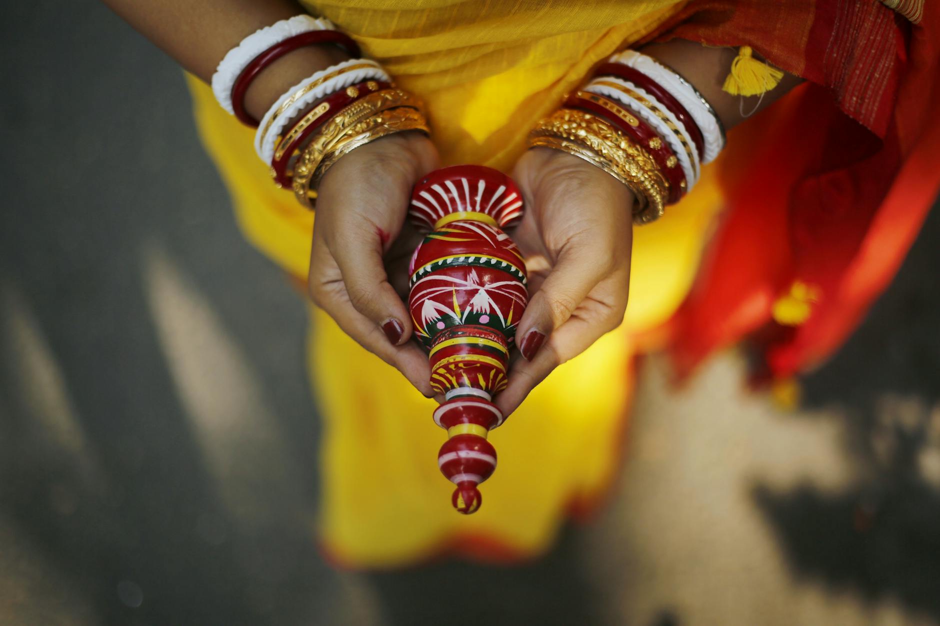 Bengali Bridal Jewellery — Shakha Pola, Noa and Gold Set Guide