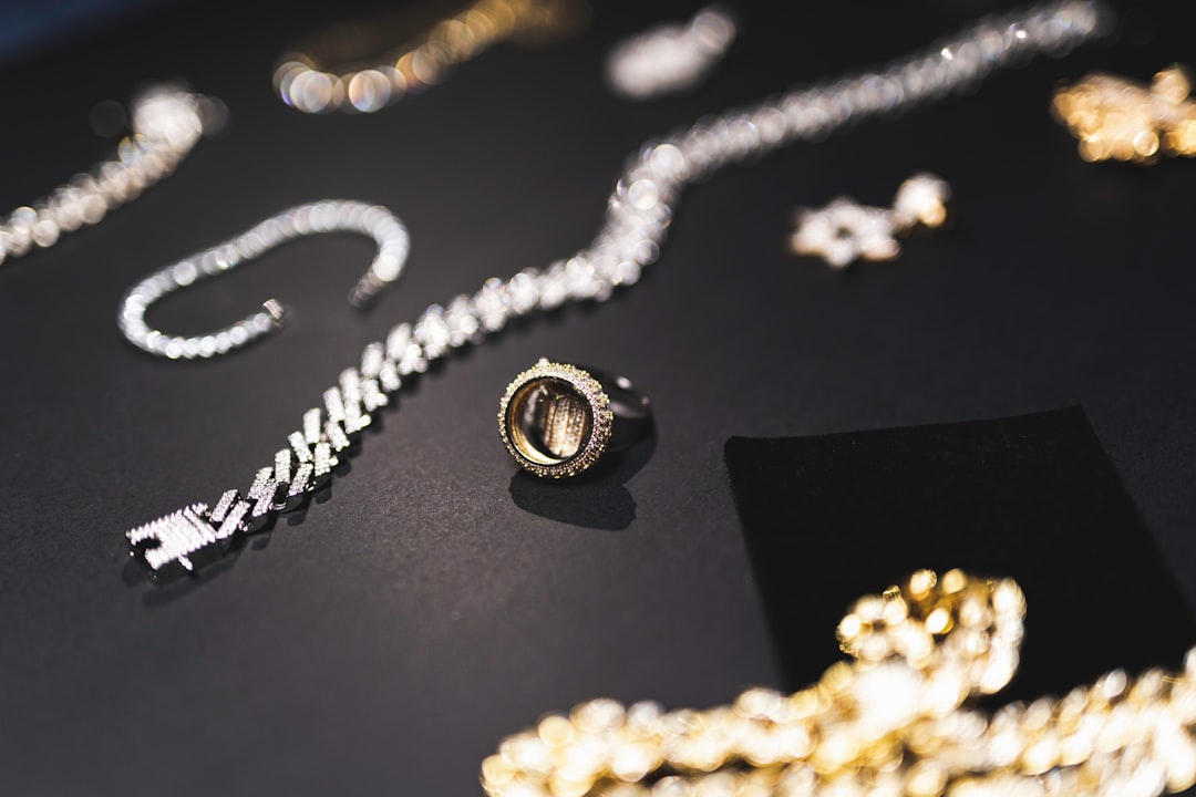 Blockchain and NFT in Jewelry Authentication: The Future of Provenance Tracking