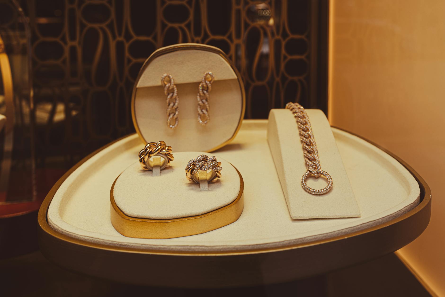 How to Store Gold Jewelry Safely: Complete Protection & Security Guide