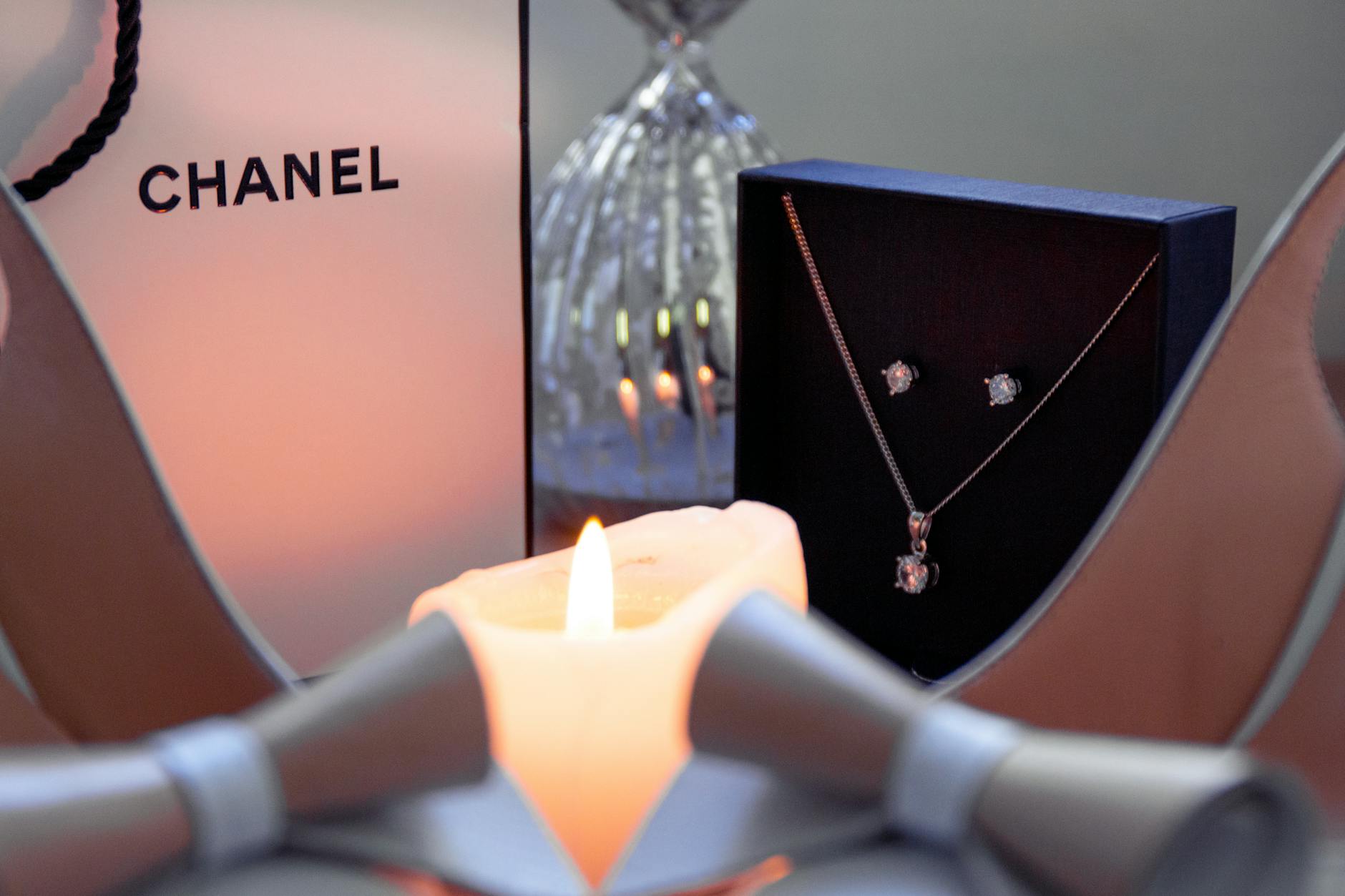 Jewellery as a Gift: The Complete Buying Guide for Every Relationship and Budget