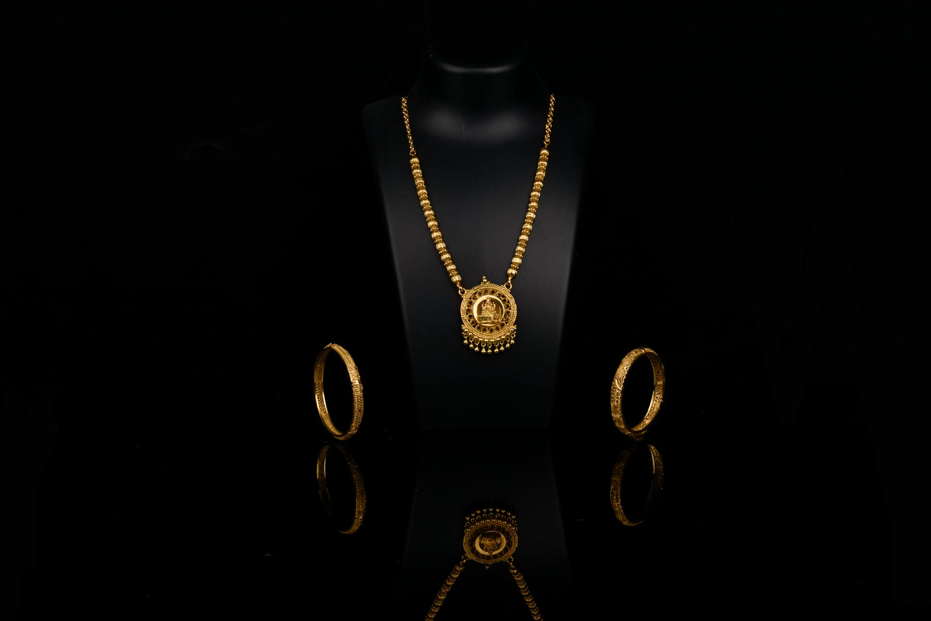 The Minnu — Kerala Christian Bride's Wedding Pendant (2026 Heritage Guide)