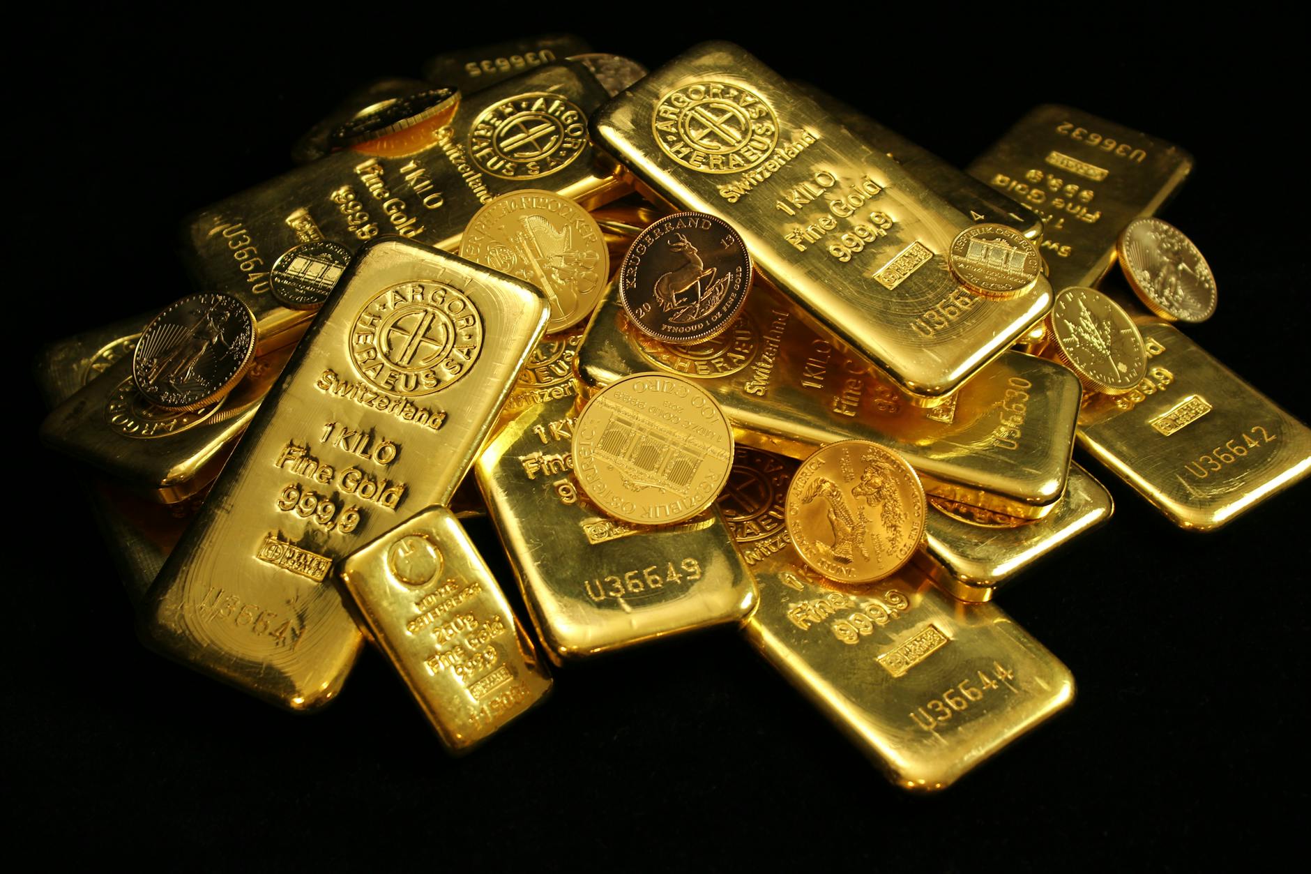 Understanding Gold in India: Purity, Rates, Forms & the Right Way to Buy