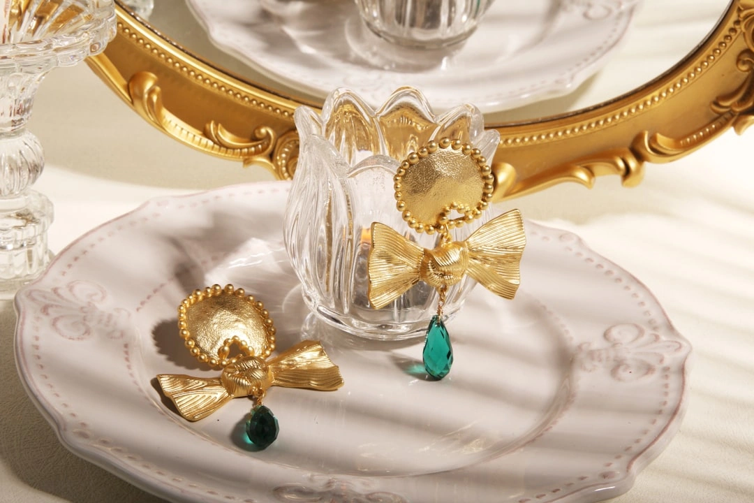 A J Jewels - Jeweller in Un