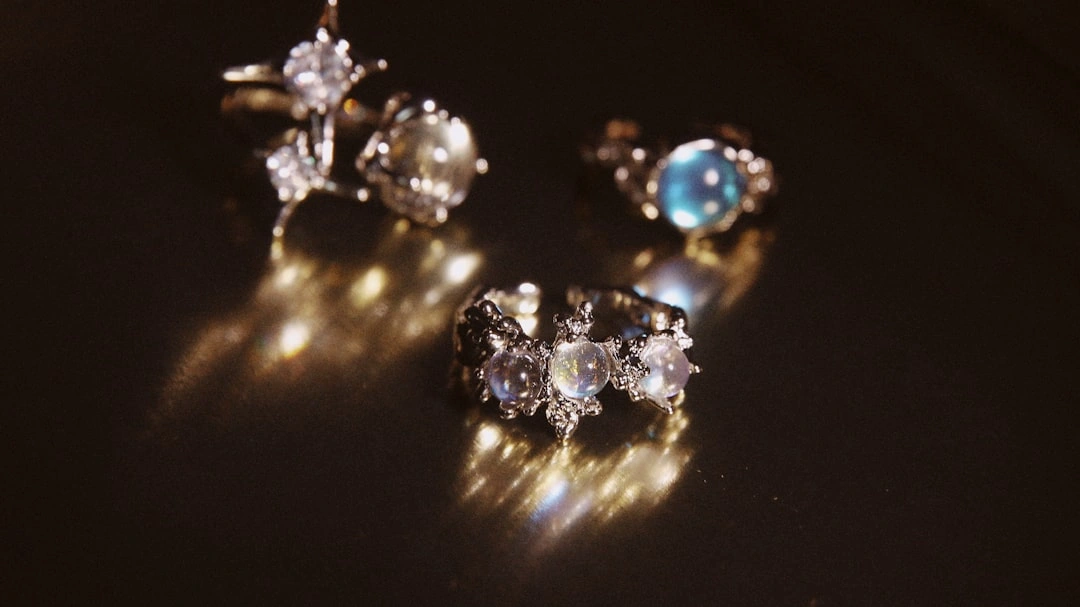 Adhunic Dharmakanta And Jwellers - Jeweller in Gorakhpur