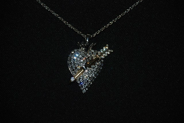 Adi Bachaspatir Ghar Private Limited - Jeweller in Mandirbazar