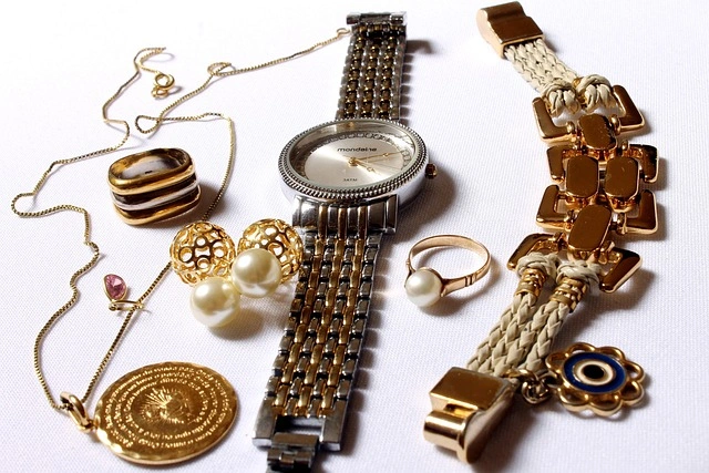 Aadarsha Deshbandhu Jewellery Works.a - Jeweller in Pingla
