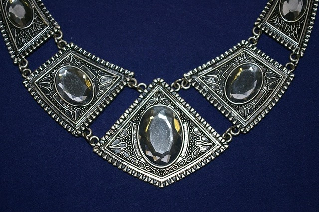 Parallel Pillars Jewels Llp