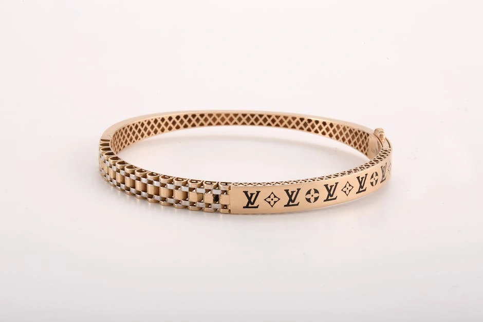 Sumana Jewellers - Jeweller in Man