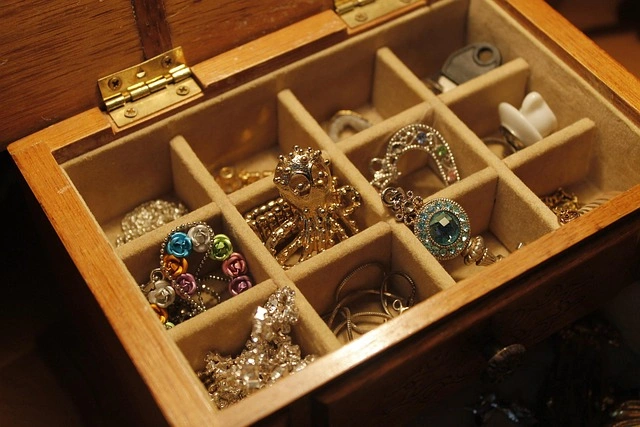 Zvar Jewels