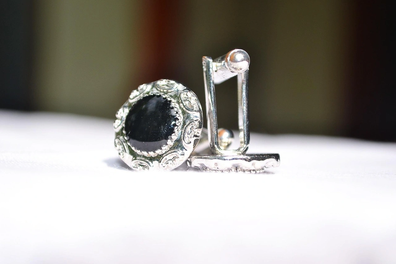 V V Jewellery